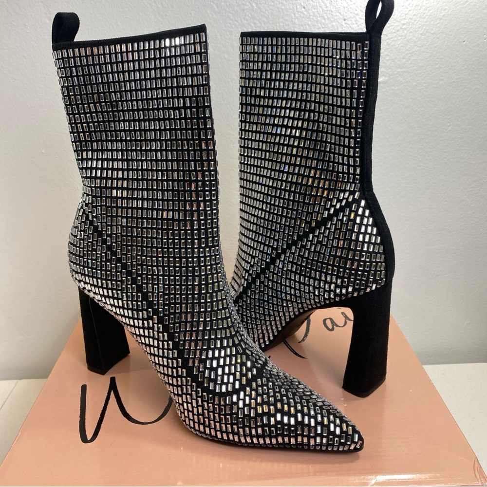 Wild Pair Womens Neptunne Sock Dress Silver Faux Suede Ankle Boots SZ 6.5 M